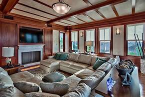 OLYMPIA DOLPHIN SUITE 3 Bedroom Holiday Home by Five Star Properties