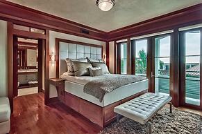 OLYMPIA DOLPHIN SUITE 3 Bedroom Holiday Home by Five Star Properties