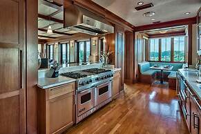 OLYMPIA DOLPHIN SUITE 3 Bedroom Holiday Home by Five Star Properties