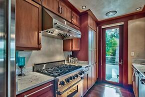 OLYMPIA SAND DOLLAR SUITE 2 Bedroom Holiday Home by Five Star Properti