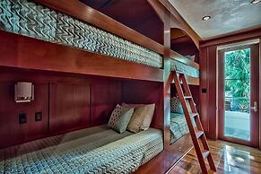 OLYMPIA SAND DOLLAR SUITE 2 Bedroom Holiday Home by Five Star Properti