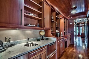 OLYMPIA SAND DOLLAR SUITE 2 Bedroom Holiday Home by Five Star Properti