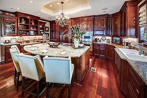 Palazzo del Mar 11 Bedroom Holiday Home by Five Star Properties