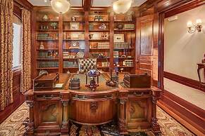 Palazzo del Mar 11 Bedroom Holiday Home by Five Star Properties