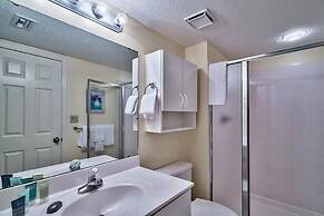 PELICAN BEACH 1216 2 Bedroom Holiday Home by Five Star Properties