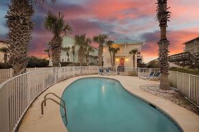 Sandtrap by the Sea 6 Bedroom Holiday Home by Five Star Properties