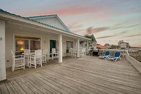 Sandtrap by the Sea 6 Bedroom Holiday Home by Five Star Properties