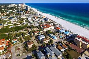 Sandtrap by the Sea 6 Bedroom Holiday Home by Five Star Properties