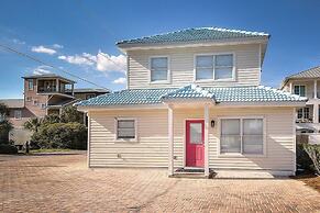 Sandtrap by the Sea 6 Bedroom Holiday Home by Five Star Properties