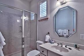 Serenity 4 Bedroom Holiday Home by Five Star Properties