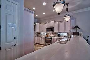 Serenity 4 Bedroom Holiday Home by Five Star Properties