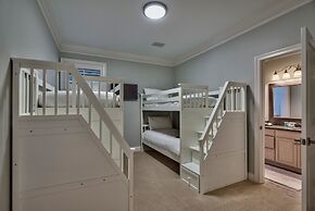 Shore to Please 4 Bedroom Holiday Home by Five Star Properties