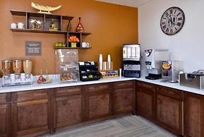 Scottish Inn & Suites