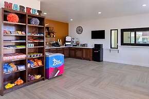 Scottish Inn & Suites