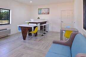 Scottish Inn & Suites