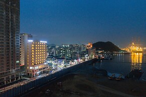 Geoje Art Nouveau Suite Hotel