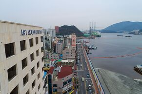 Geoje Art Nouveau Suite Hotel