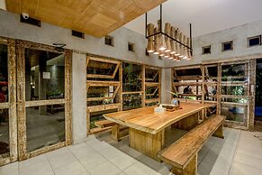 Lokal Bali Hostel