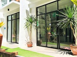 Luxx Boutique Boracay