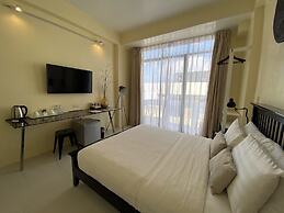 Luxx Boutique Boracay