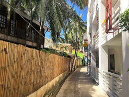 Luxx Boutique Boracay