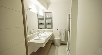 Cap Ouest by Dream Escapes