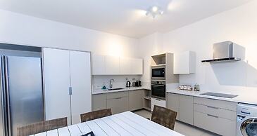 Cap Ouest by Dream Escapes