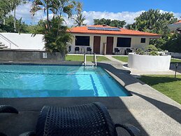 Parrot Resort Moalboal