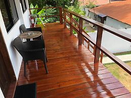 Parrot Resort Moalboal