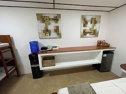 Parrot Resort Moalboal