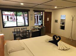 Parrot Resort Moalboal