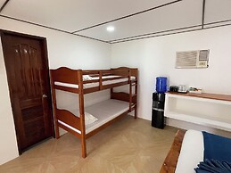 Parrot Resort Moalboal