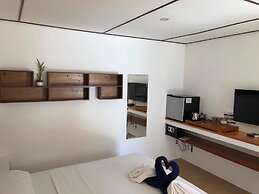 Parrot Resort Moalboal