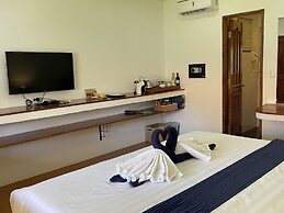 Parrot Resort Moalboal