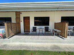 Parrot Resort Moalboal