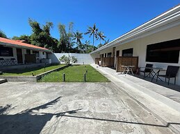 Parrot Resort Moalboal