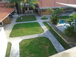 Parrot Resort Moalboal