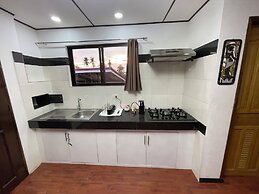 Parrot Resort Moalboal