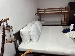 Parrot Resort Moalboal