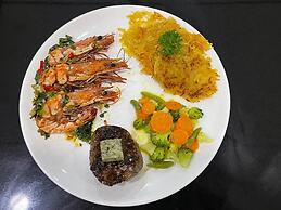 Parrot Resort Moalboal