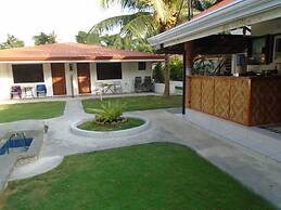 Parrot Resort Moalboal