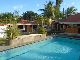 Parrot Resort Moalboal
