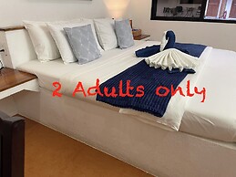 Parrot Resort Moalboal