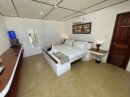 Parrot Resort Moalboal