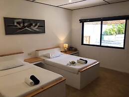 Parrot Resort Moalboal