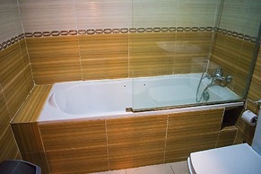 Maidaville Hotel and Suites