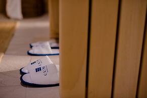 Cumeja - Beach Club & Hotel