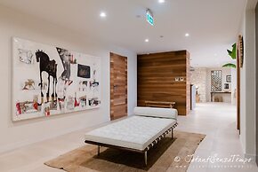 Cumeja - Beach Club & Hotel