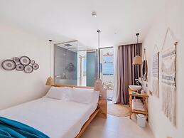 Cumeja - Beach Club & Hotel