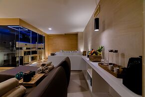 Cumeja - Beach Club & Hotel